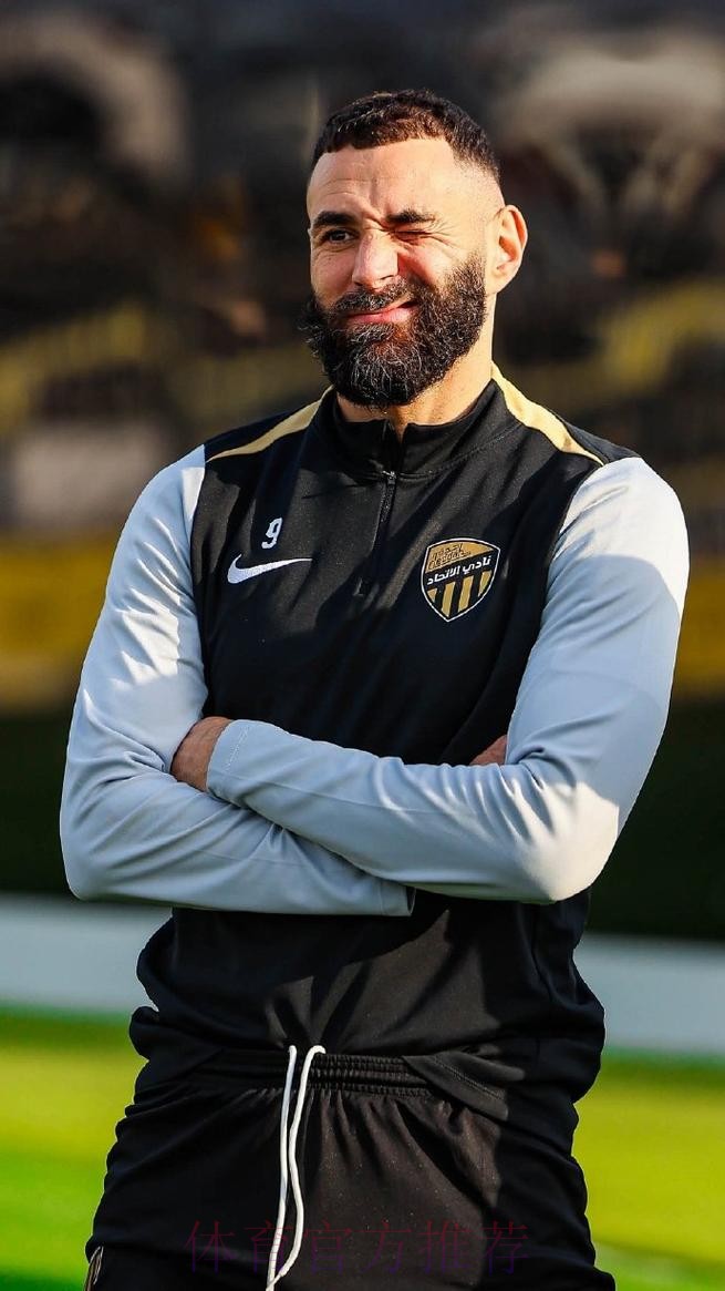 记者：本泽马仍然单独训练 门迪已参加球队合练