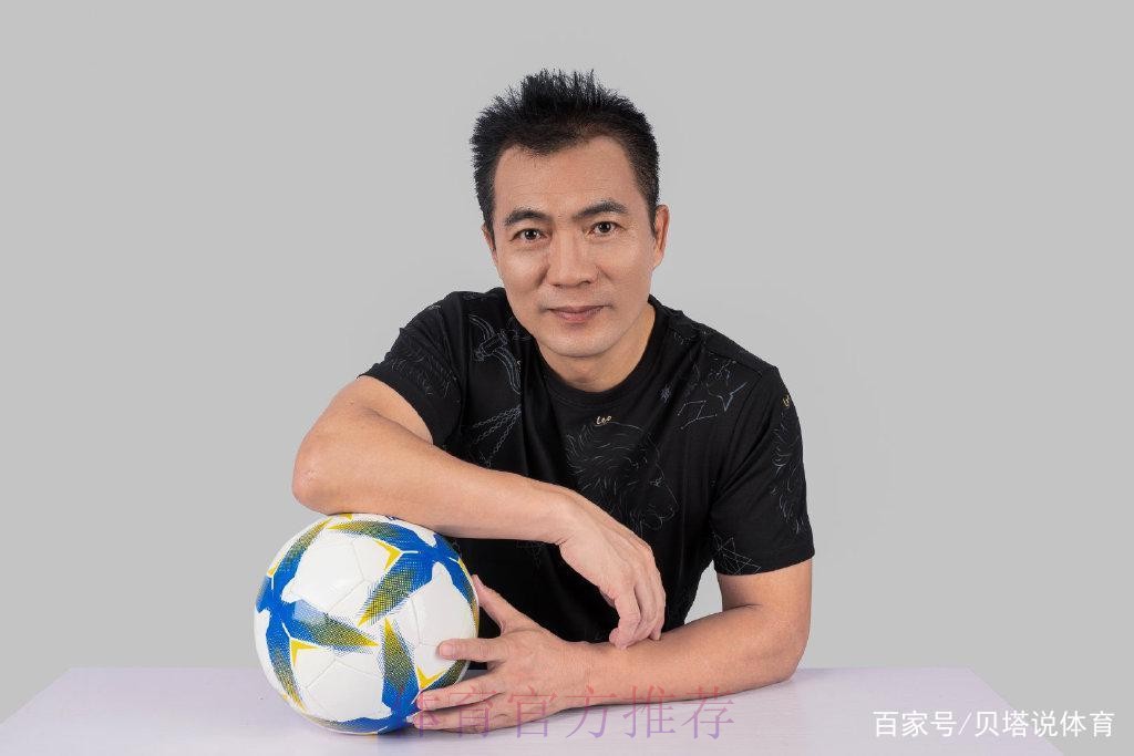 补时绝杀 皇马疯狂庆祝!黄健翔:金球奖是本泽马的了